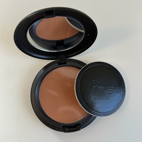 MAC Cosmetics Studio Careblend Dark Deep - Picture 2 of 3